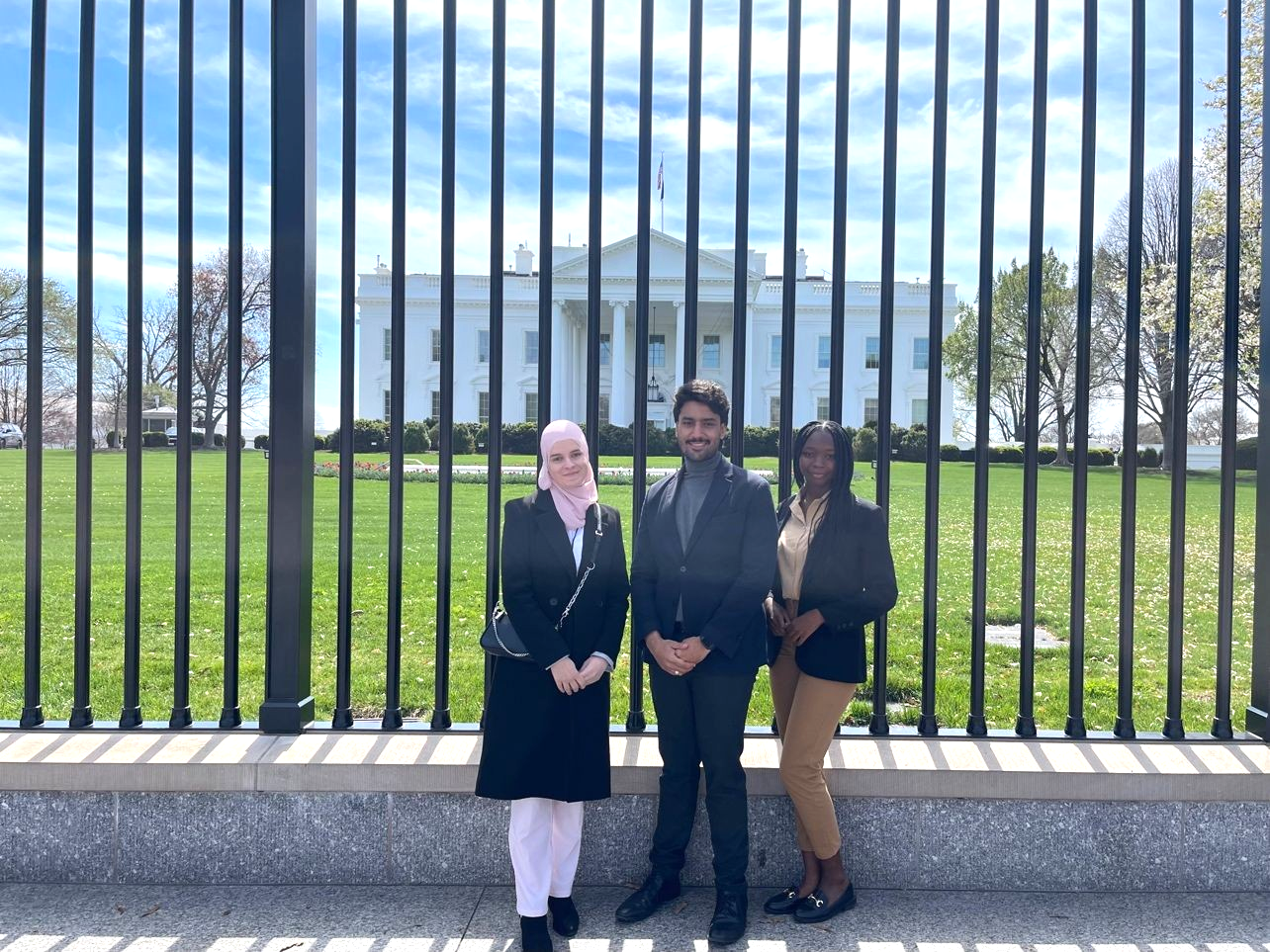 CEW Alumni Mentors outside White House