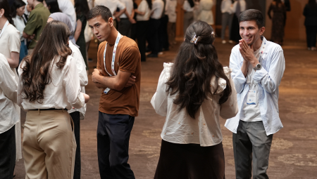 YPIP 2025_Participants Engaging with Internship Opportunities.png